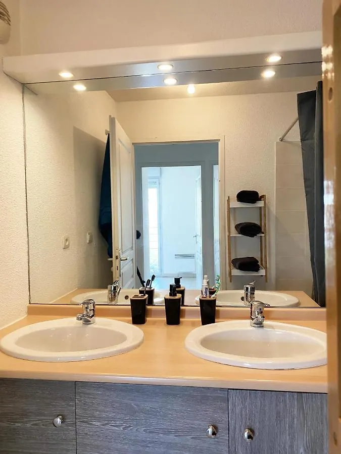 Appartement Toulouse - Piscine Et Parking Prive 0*,  France